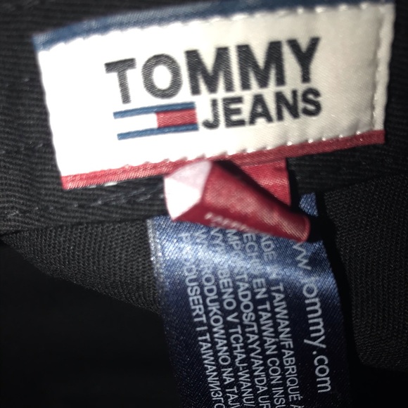 Tommy Hilfiger Cap - Picture 3 of 3